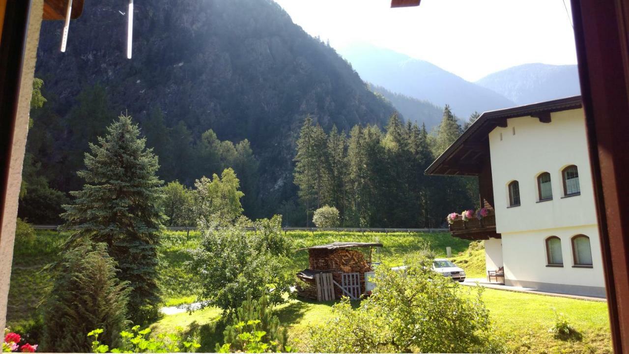 Haus Fiegl Hotel Oetz Exterior photo